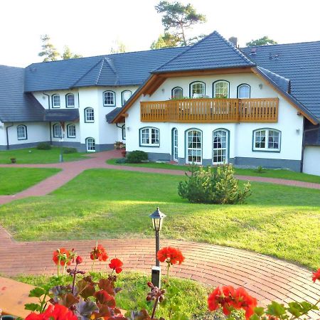 Landhaus Mueritzgarten Hotel Garni Robel Luaran gambar