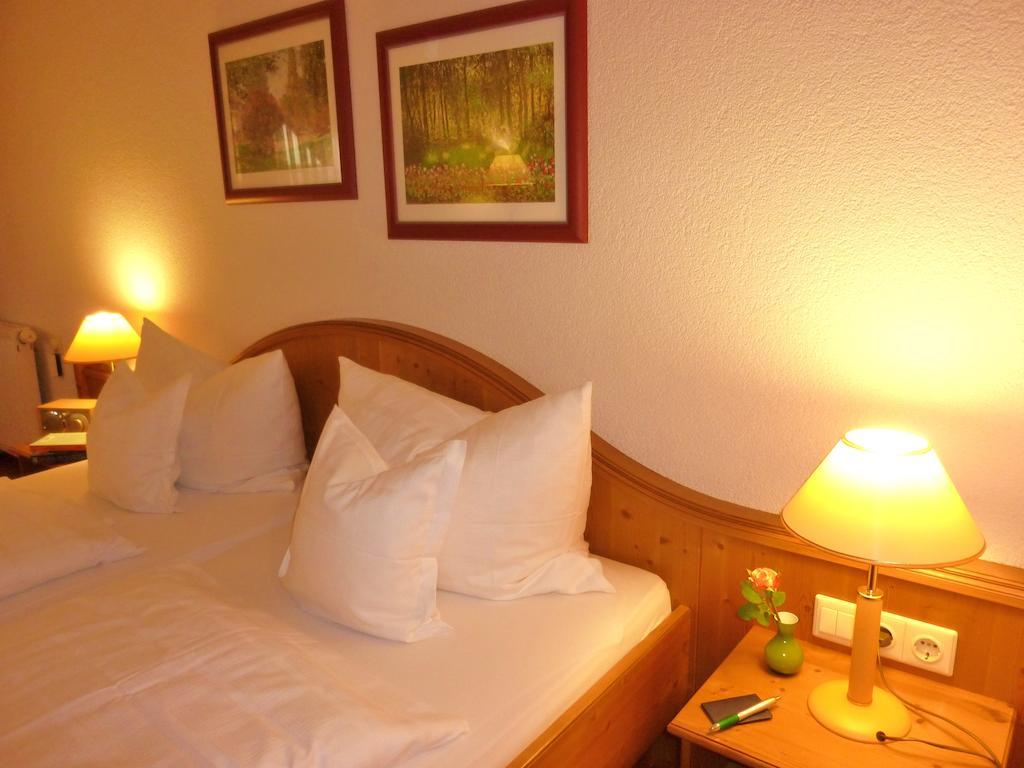 Landhaus Mueritzgarten Hotel Garni Robel Bilik gambar