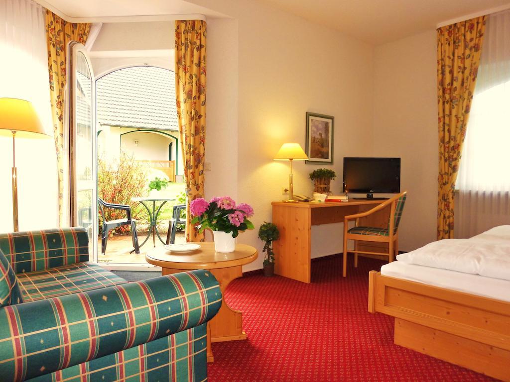 Landhaus Mueritzgarten Hotel Garni Robel Bilik gambar