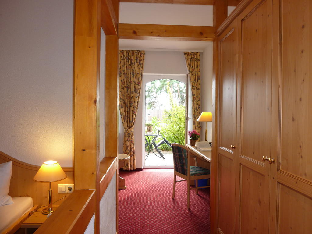 Landhaus Mueritzgarten Hotel Garni Robel Bilik gambar