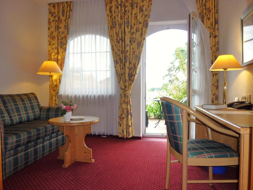 Landhaus Mueritzgarten Hotel Garni Robel Bilik gambar