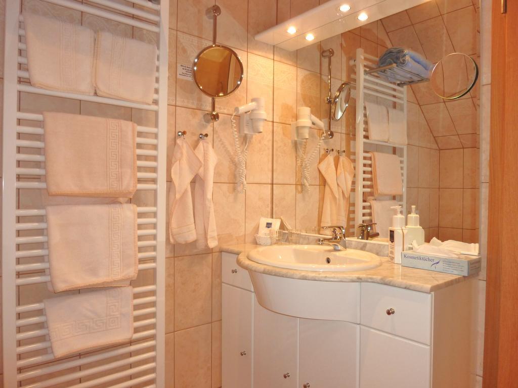 Landhaus Mueritzgarten Hotel Garni Robel Bilik gambar