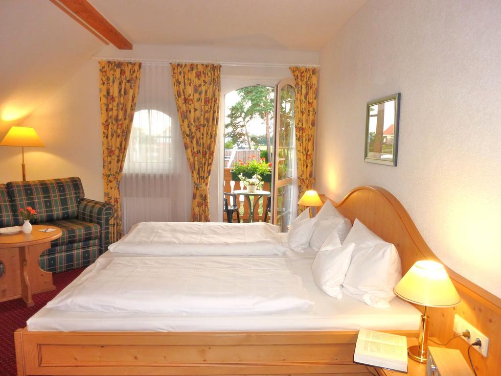 Landhaus Mueritzgarten Hotel Garni Robel Bilik gambar