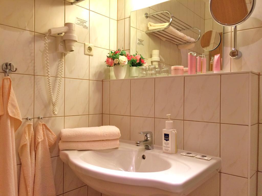 Landhaus Mueritzgarten Hotel Garni Robel Luaran gambar