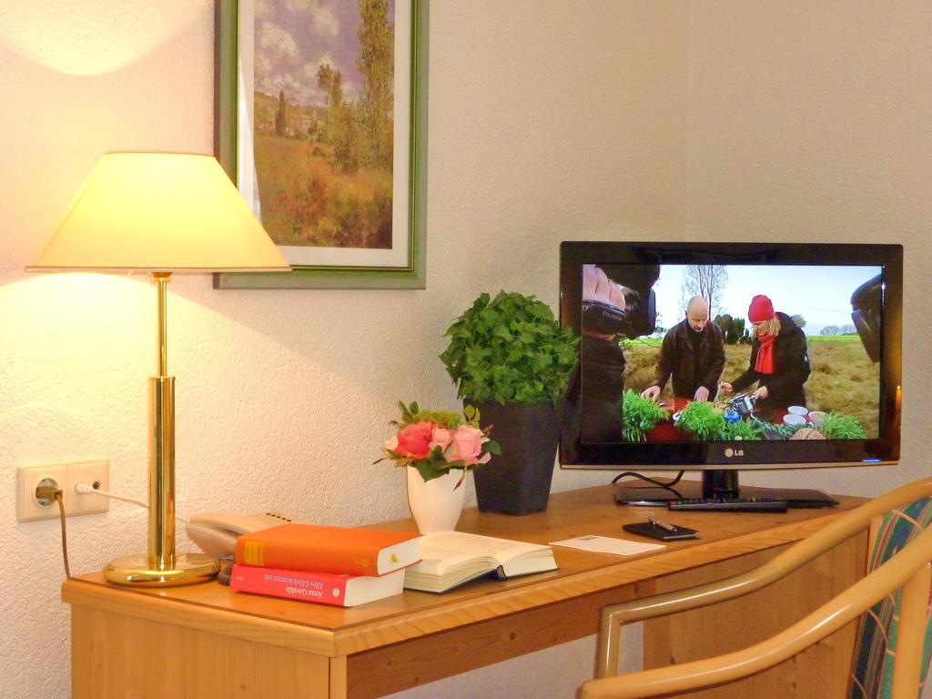 Landhaus Mueritzgarten Hotel Garni Robel Luaran gambar