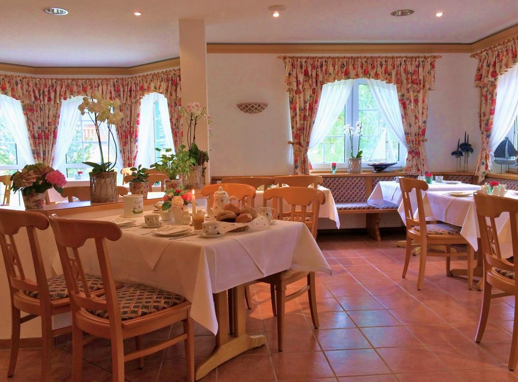 Landhaus Mueritzgarten Hotel Garni Robel Luaran gambar