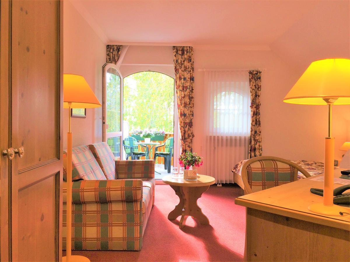 Landhaus Mueritzgarten Hotel Garni Robel Luaran gambar