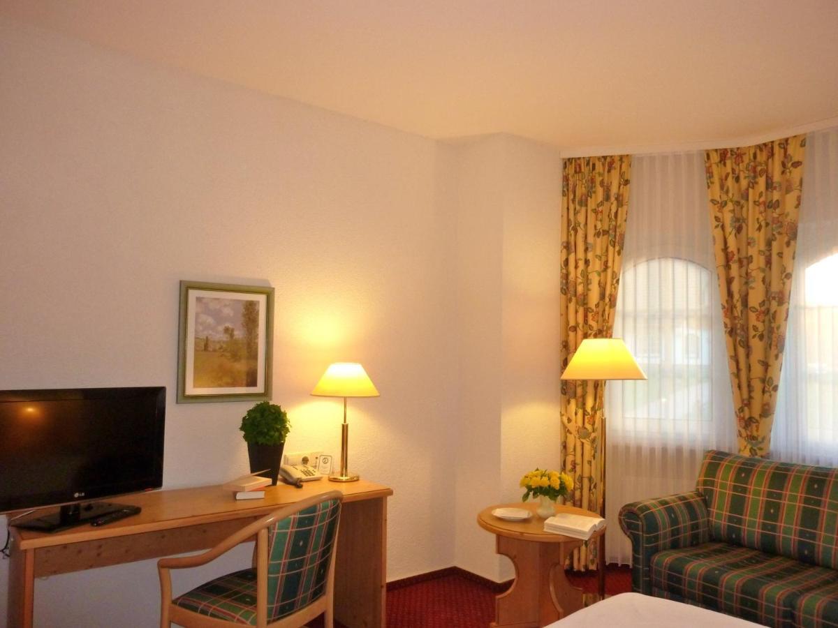 Landhaus Mueritzgarten Hotel Garni Robel Luaran gambar