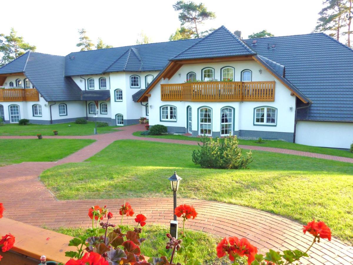 Landhaus Mueritzgarten Hotel Garni Robel Luaran gambar